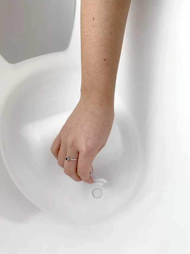 Shnuggle Baby Bath With Plug