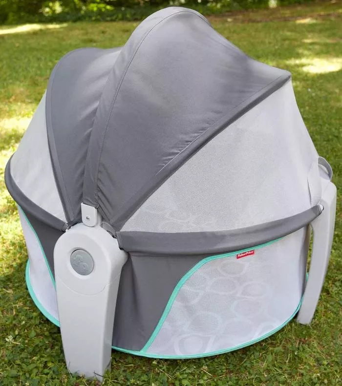 YaYaYa  On-The-Go Baby Napping Playing Bassinet.