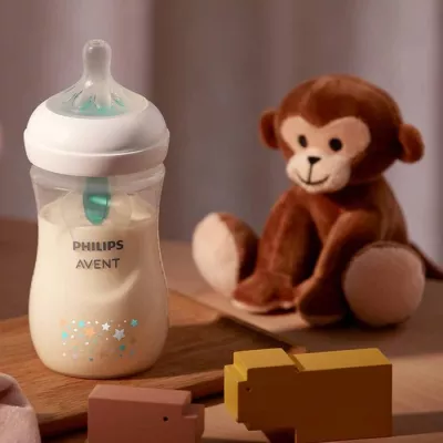 Philips Avent Natural Response Baby Bottle - 260ml Baby Milk Bottle with AirFree Vent, BPA Free for Newborn Babies Aged 1 Months+